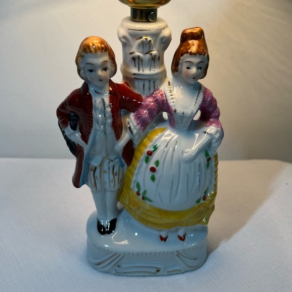 Vintage Boudoir Lamp -  Figural Colonial Couple - Porcelain Occupied Japan - Picture 3 of 10